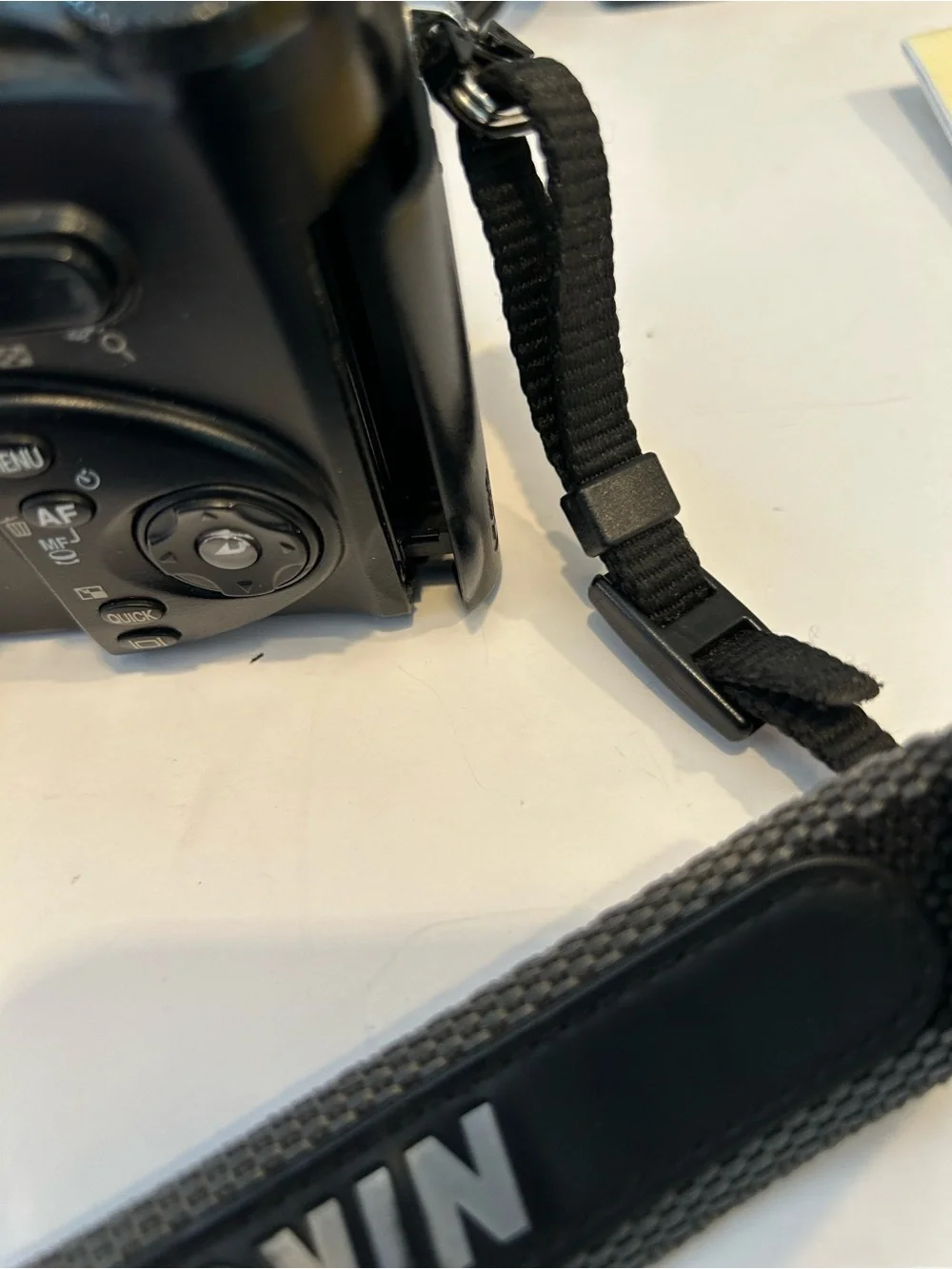 Nikon Coolpix 5400 - Untested - Read